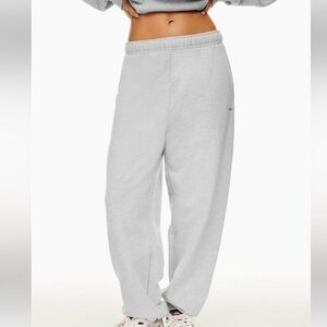 Aritzia⭐️TNA Extra Fleece Jogger❤️